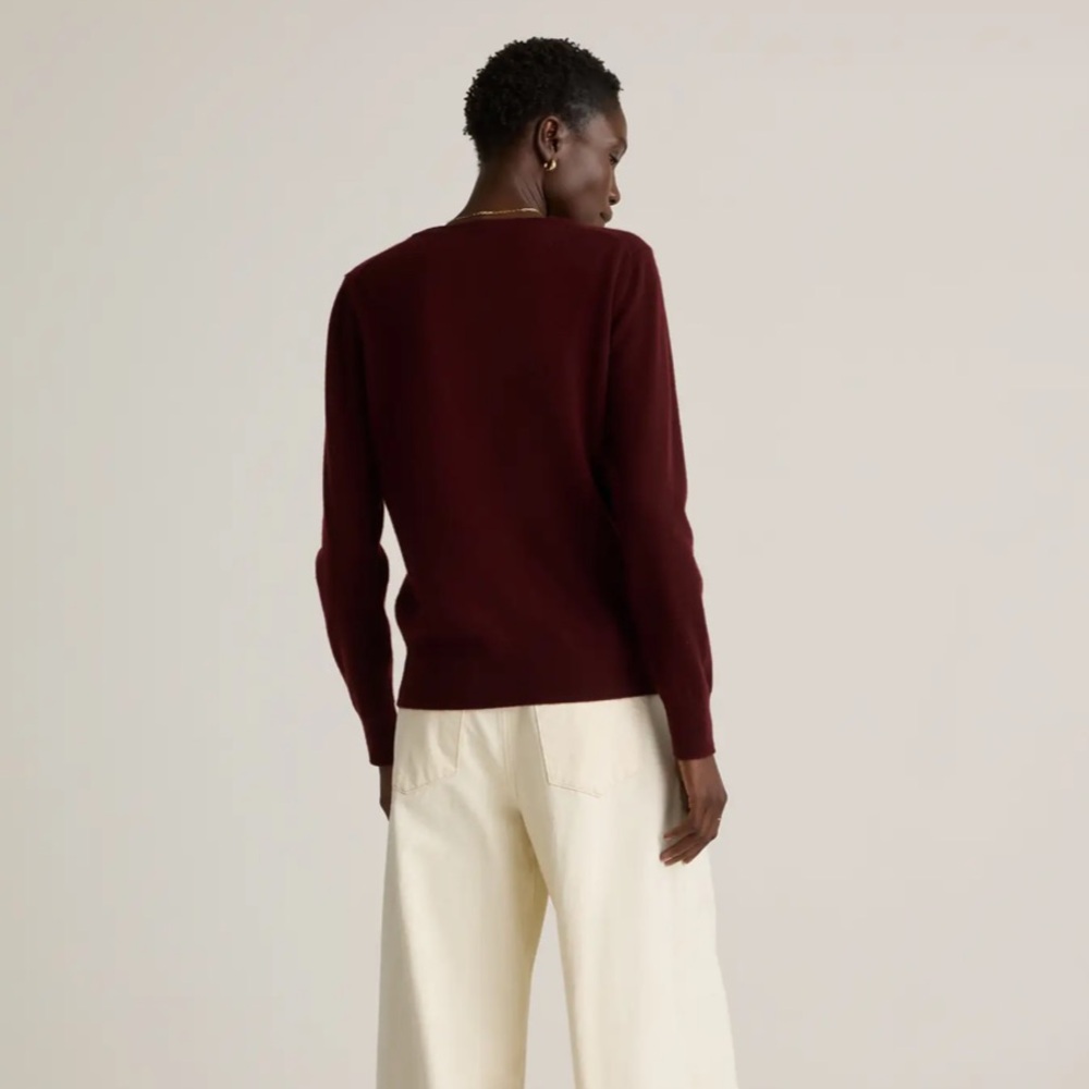 Quince Mongolian cashmere v neck sweater burgundy size small - Picture 2 of 8